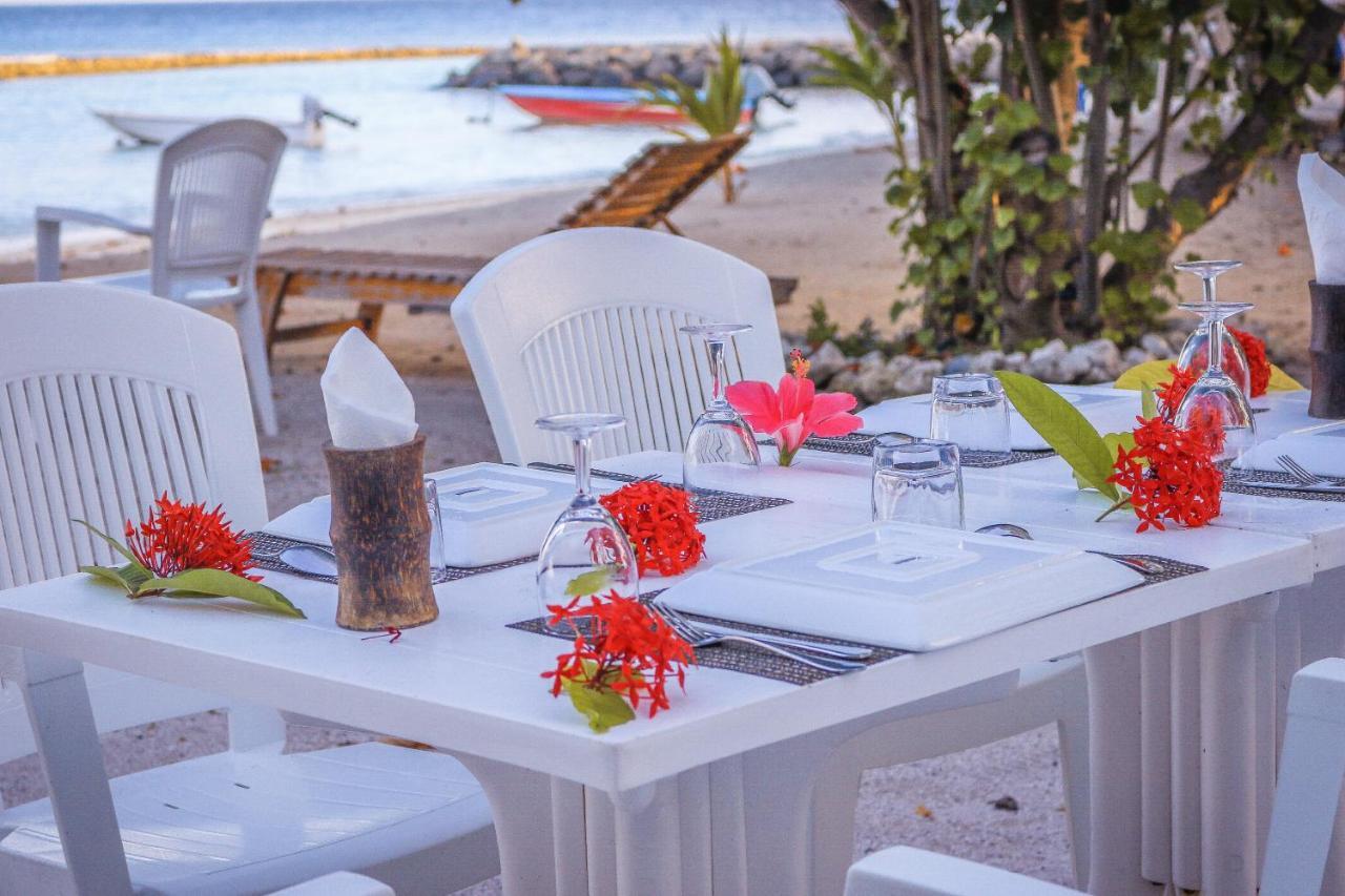 Summer Vibes Beach Front Rasdhoo Екстер'єр фото