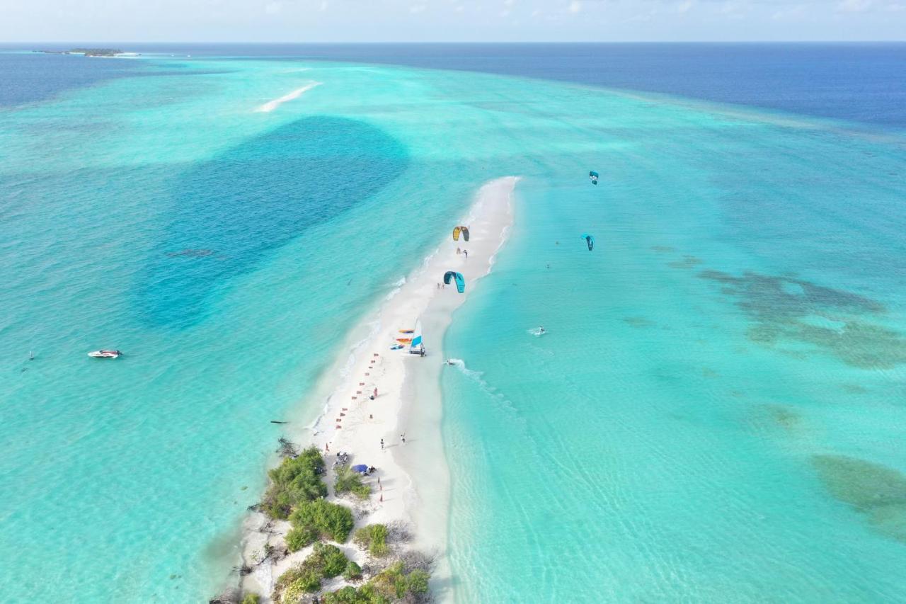 Summer Vibes Beach Front Rasdhoo Екстер'єр фото