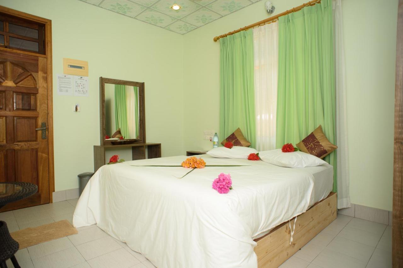 Summer Vibes Beach Front Rasdhoo Екстер'єр фото