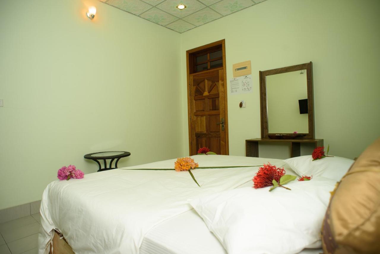 Summer Vibes Beach Front Rasdhoo Екстер'єр фото