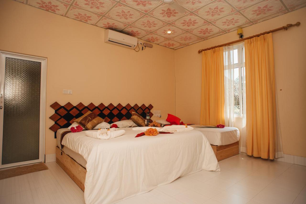 Summer Vibes Beach Front Rasdhoo Екстер'єр фото